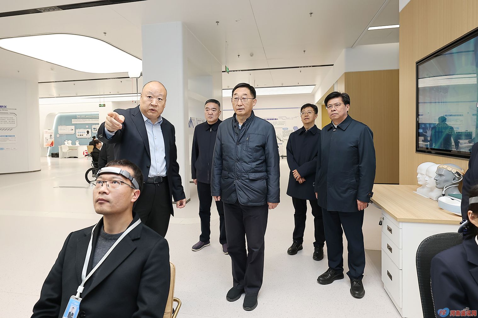 刘宁到安阳龙安区文峰区内黄县检查指导工作时强调：强化科技创新推动产业转型升级 打造精品旅游线路知名文化地标