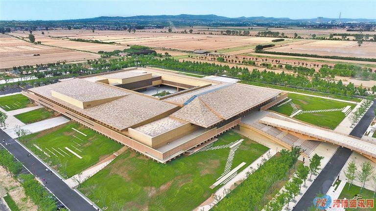 镜头里的河南丨寻根溯源，在时光褶皱里触摸文明心跳——2025年河南三座遗址博物馆开启华夏文明探秘新篇